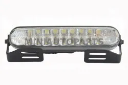 Dienas gaitas lukturi priekšā kreisajā pusē "Minauto Vision