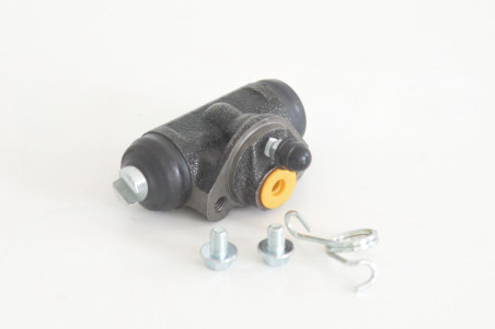 Aizmugurējais kreisās puses bremžu cilindrs Aixam Sensation / Emotion / Ambition