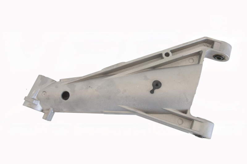 Labās / kreisās puses aizmugurējās piekares svira - + m8 Ligier JS50