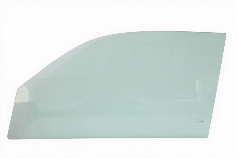 Nolaižama kreisā puse zaļas durvis Chatenet MEDIA / BAROODER