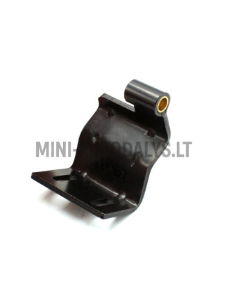 Aizmugurējo durvju eņģe labajā pusē Chatenet CH26