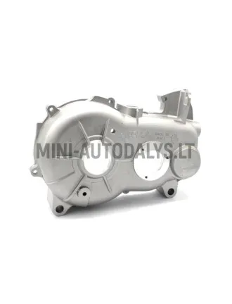 Ātrumkārbas puse pretējā pusē "Aixam